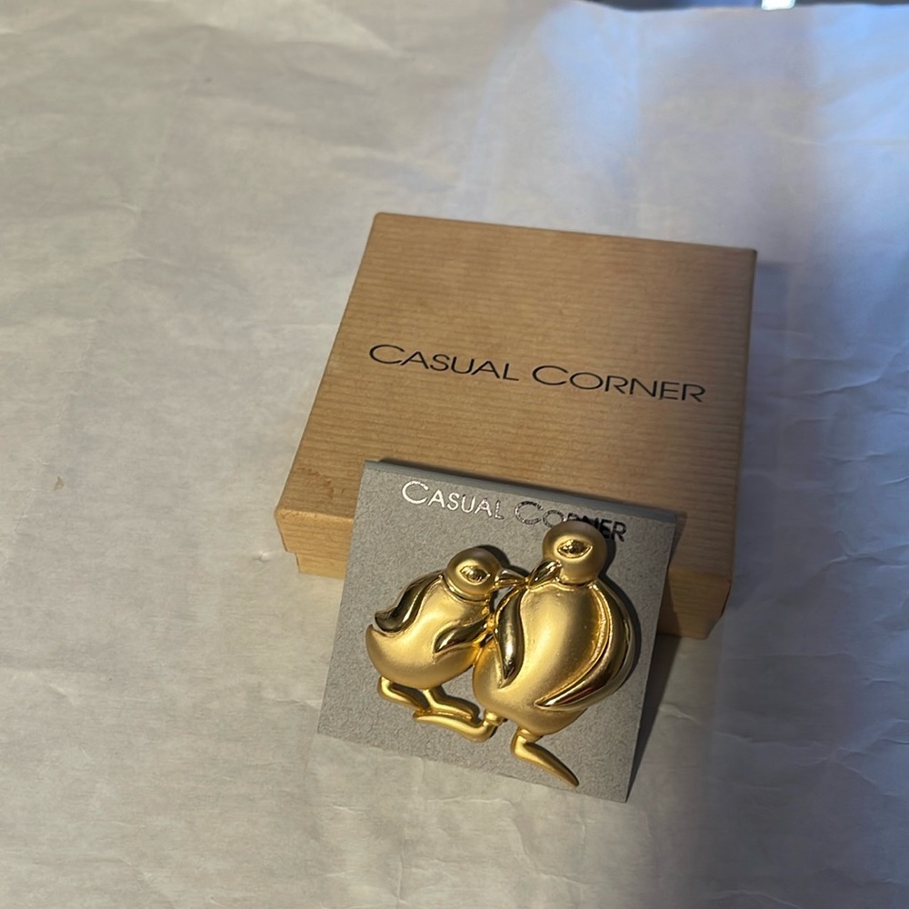 Gold Penguin pin